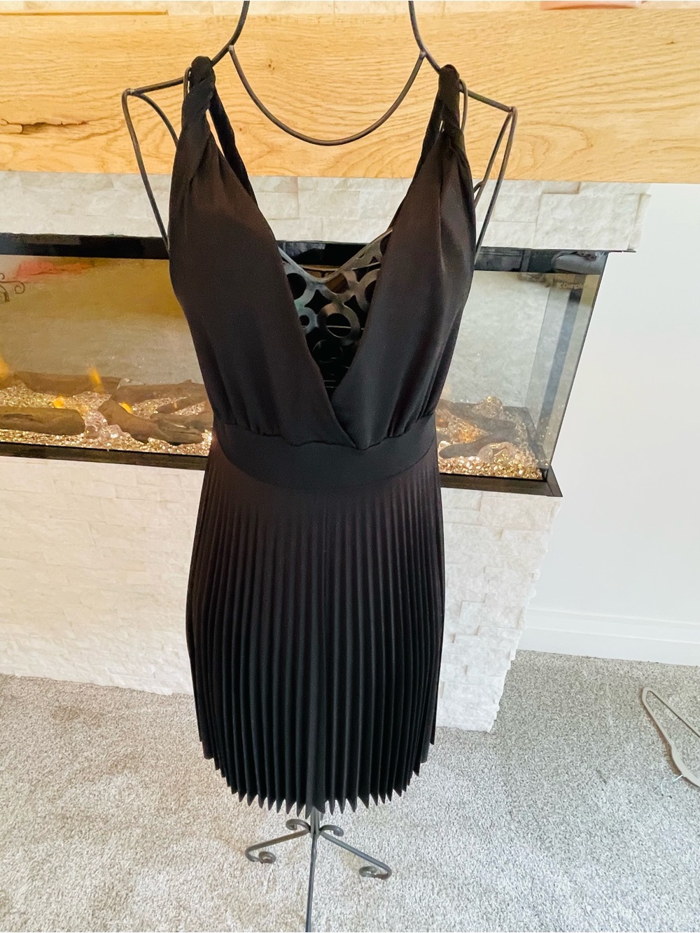 Soprano Black Pleated V-Neck Mini Twisted Strap Dress